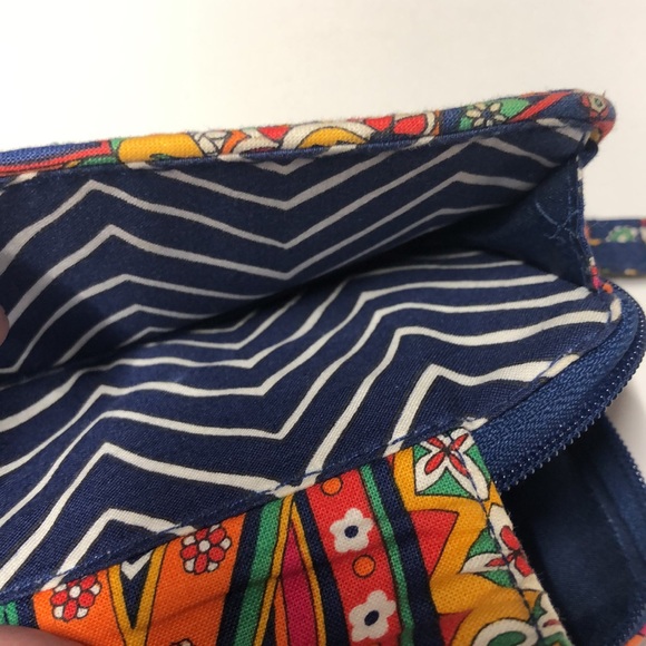 Vera Bradley wristlet - Picture 4 of 5